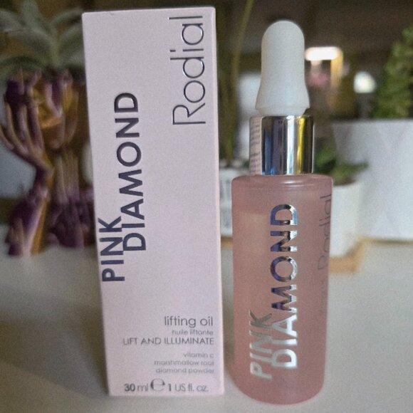 Rodial Pink Diamond Lifting Oil - Picture 2 of 3